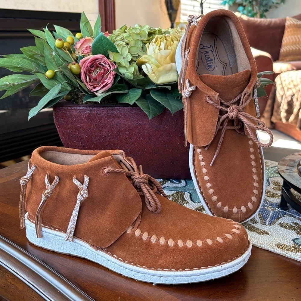 Brand New Justin Boots Suede Teepee Fringe Moccasin Ankle Boots Penny Brown